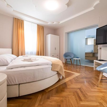 Apartments And Rooms Rubina 류블랴나 외부 사진